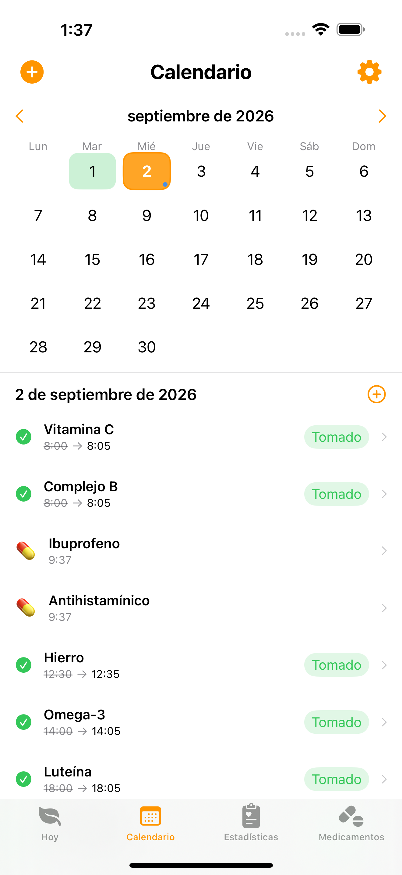 El calendario muestra la hora programada y la hora real del registro de cada dosis